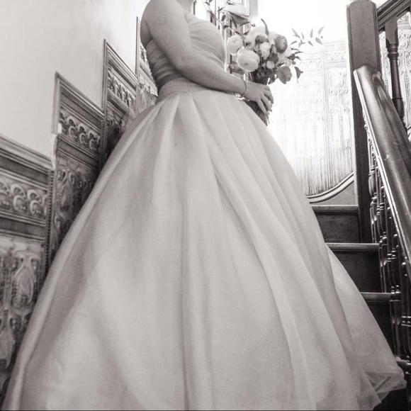 White by Vera Wang Dresses & Skirts - White by Vera Wang Textured Organza Wedding Dress